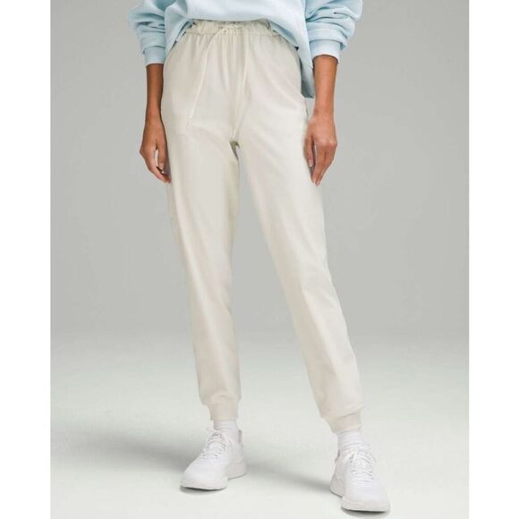 Lululemon Stretch High-Rise Jogger *Full Length, Bone, Sz6, Style Number: W5FXES - Picture 4 of 8